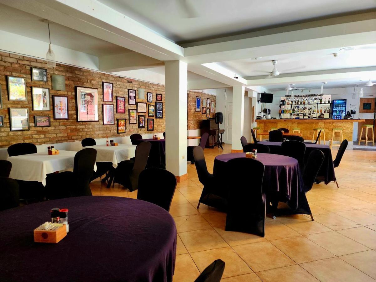 Altamont West Hotel Montego Bay Exterior foto